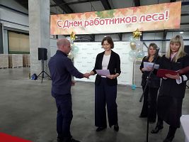 Профессионализм, верность делу и гордость предприятия: на Мурашинском фанерном заводе отметили День работников леса. Фотография №11